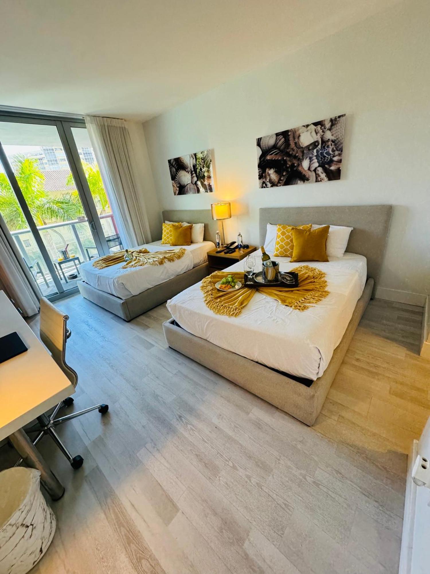 Beachwalk & Apartment