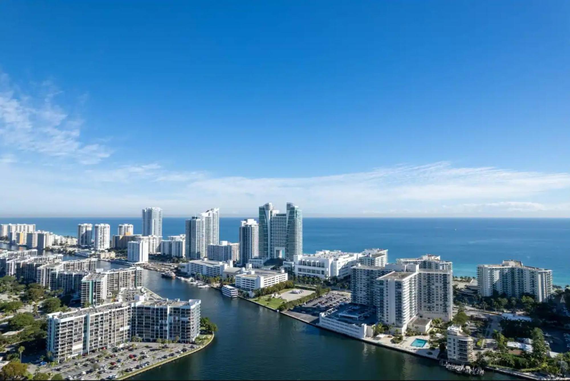 Apartment Beachwalk & Hallandale Beach