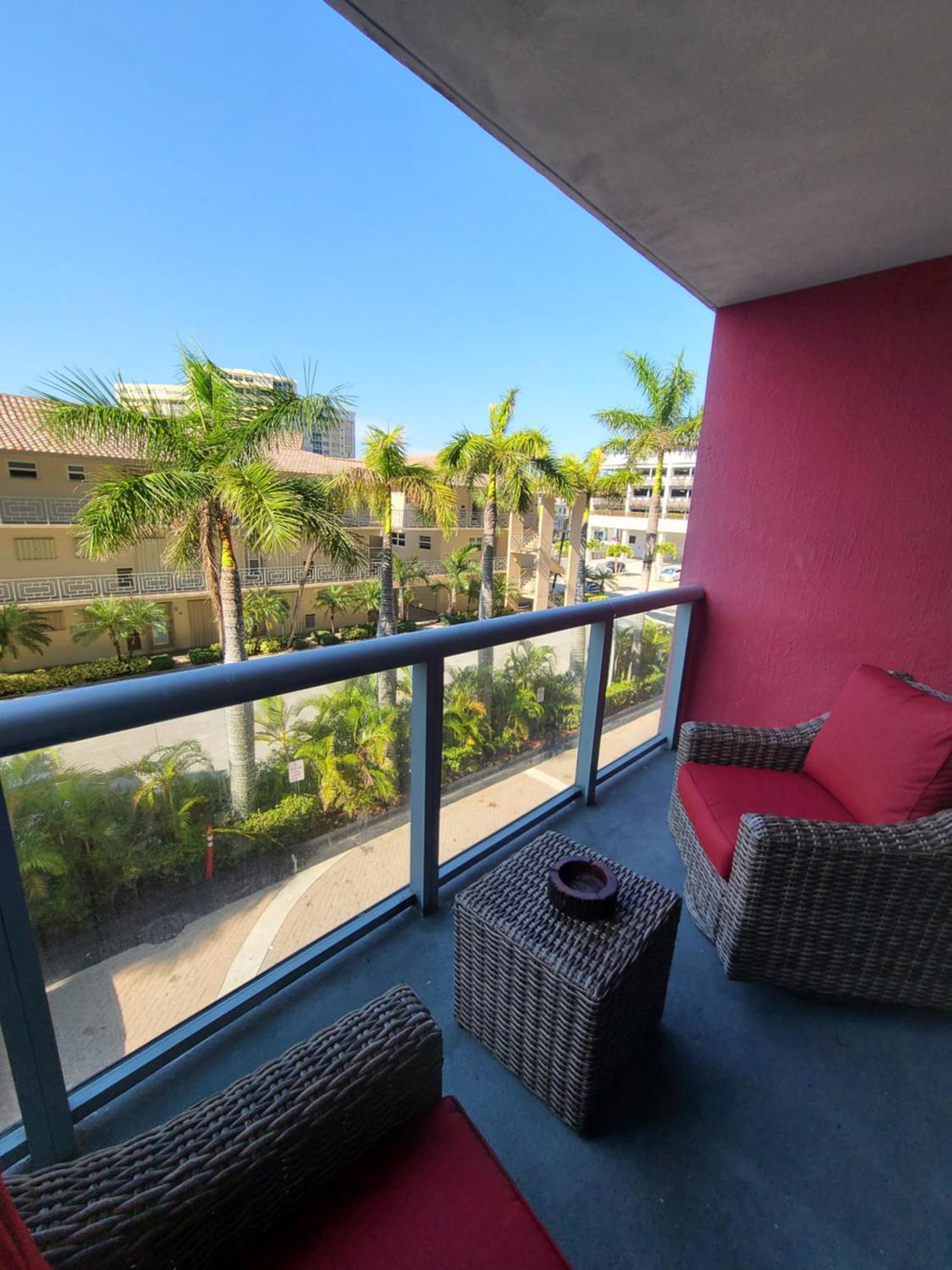 Beachwalk & Apartment